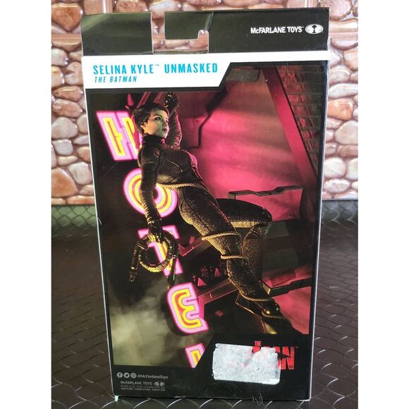McFarlane DC Multiverse The Batman Selina Kyle Unmasked Action Figure New Sealed - Picture 3 of 6